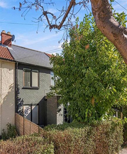 3 Bedroom Terraced House For Sale In Stillingfleet Road, Barnes, SW13