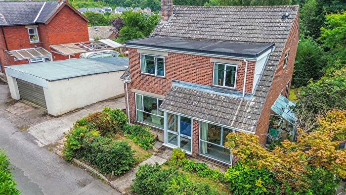 4 Bedroom Detached House For Sale In Rednock Drive, Dursley, GL11