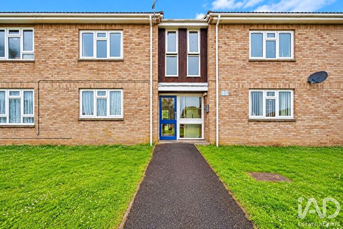 2 Bedroom Flat For Sale In Rockhampton Close, Weymouth, DT3