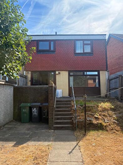 3 Bedroom Terraced House To Rent In Stonecliffe Gardens, Leeds, LS12