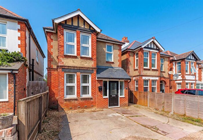 3 Bedroom Detached House For Sale In S Detached Home With Parking - Sandown Road, Sandown, PO36