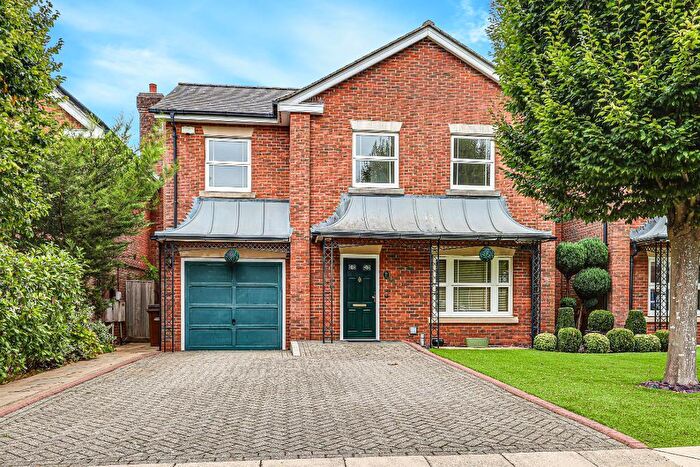 4 Bedroom Detached House For Sale In Tower Place, Warlingham, Surrey, CR6