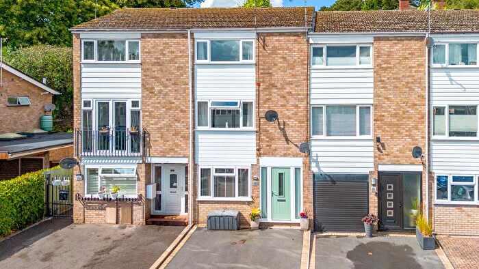 4 Bedroom Terraced House For Sale In Hawkesworth Drive, Kenilworth, CV8