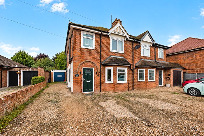 4 Bedroom Semi-Detached House For Sale In Wendover Road, Aylesbury, HP22