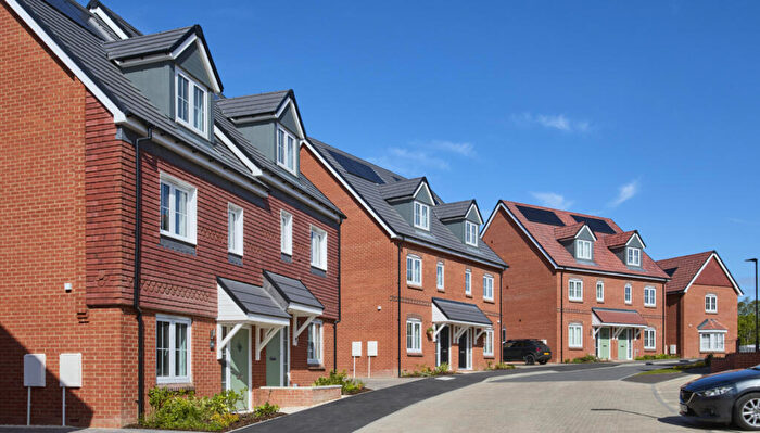 3 Bedroom Semi-Detached House For Sale In Northaw Road East, Cuffley, Hertfordshire, EN6