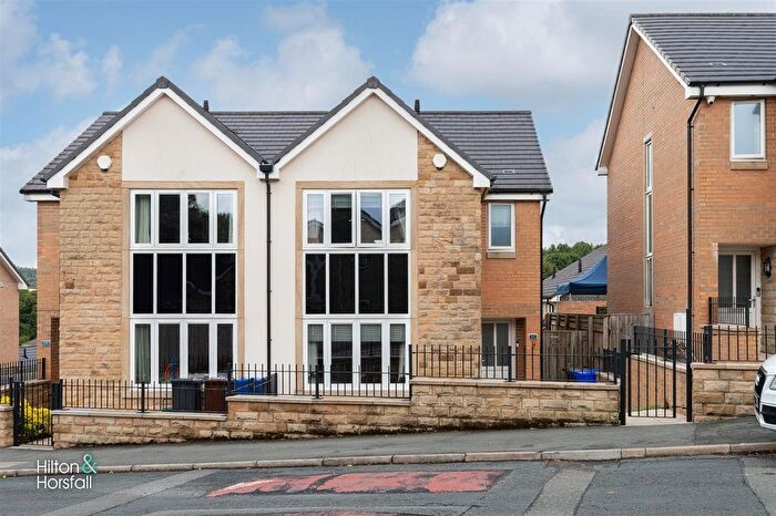 3 Bedroom Semi-Detached House For Sale In Clitheroe Road, Brierfield, BB9