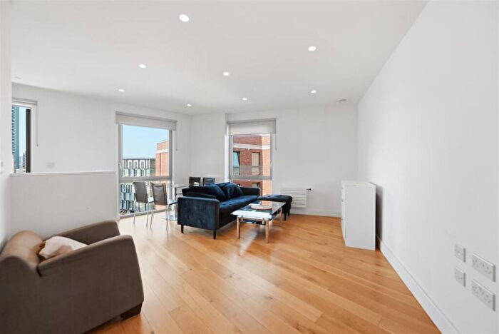 1 Bedroom Flat For Sale In Bywell Place, Canary Wharf, E16