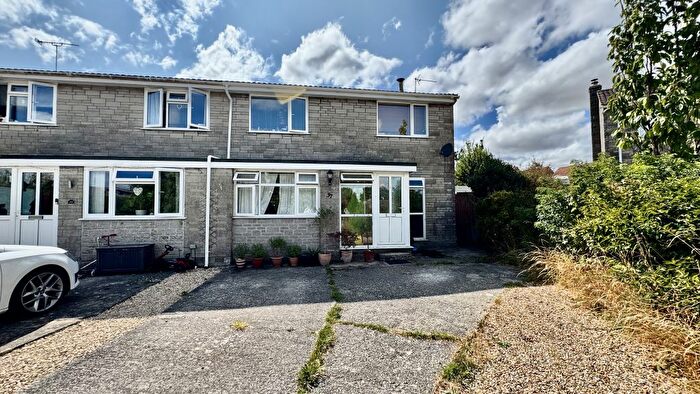 3 Bedroom Semi-Detached House For Sale In Manor Close, Templecombe, BA8
