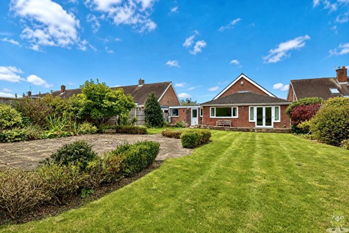 3 Bedroom Detached Bungalow For Sale In Mayfield Drive, Sunderland, SR6