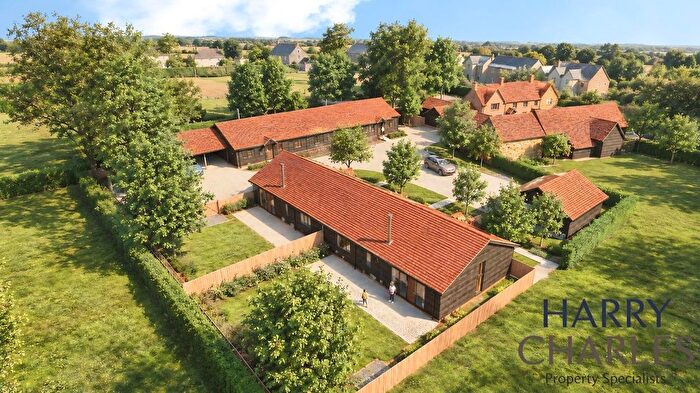 3 Bedroom Semi-Detached House For Sale In Tuffs Mews, Tuffs Farm, Tower Hill, Chipperfield, WD4