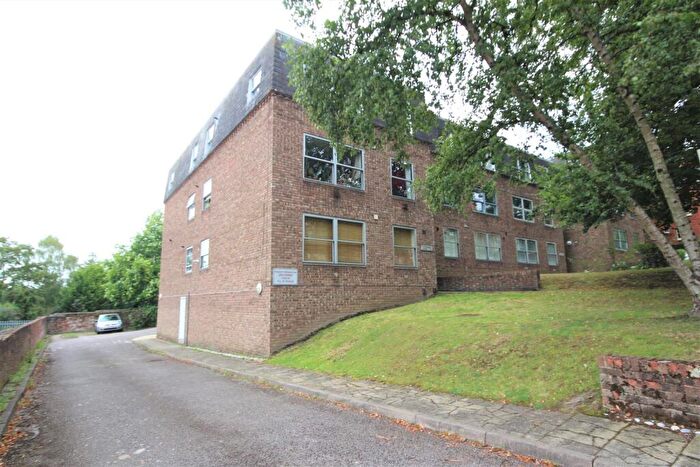 1 Bedroom Flat To Rent In Chevremont, Jenner Road, Guildford, GU1
