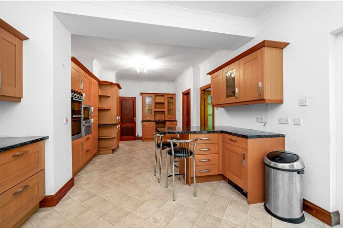 5 Bedroom Detached House For Sale In Albany Street, Dunfermline, KY12