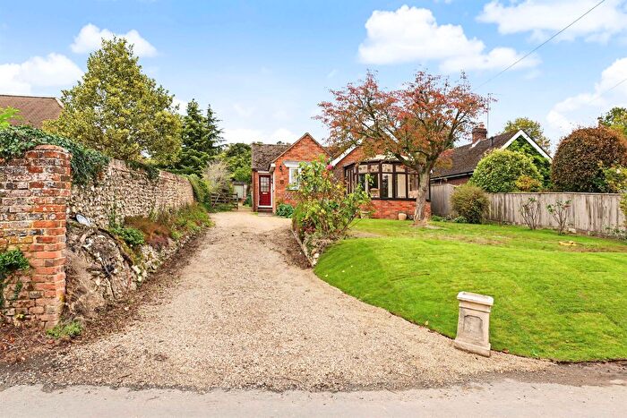 3 Bedroom Detached Bungalow For Sale In Wharf Lane, Dudswell, Berkhamsted, HP4