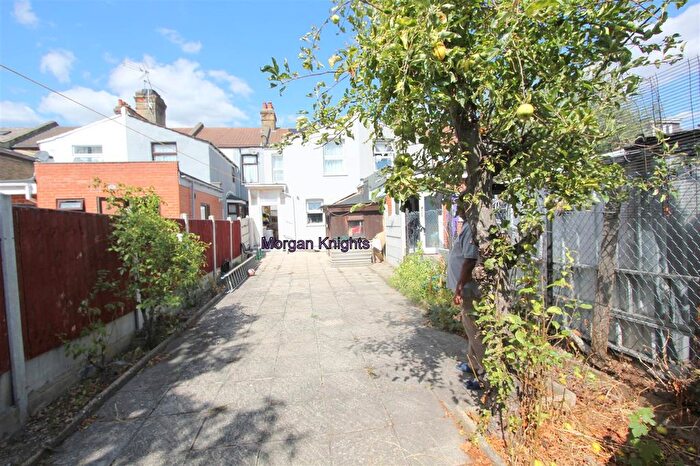 3 Bedroom Terraced House For Sale In Kensington Avenue, Manor Park, E12