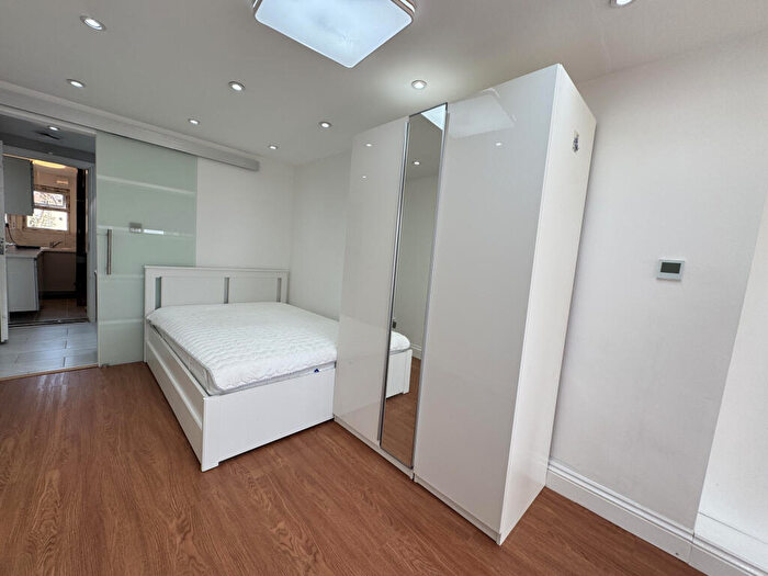 Studio To Rent In Lingfield Crescent, Welling, SE9
