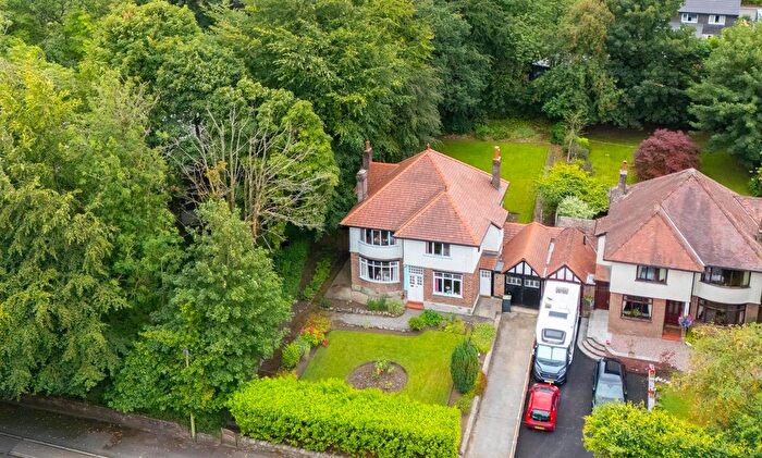 4 Bedroom Detached House For Sale In Macclesfield Road, Buxton, Derbyshire, SK17