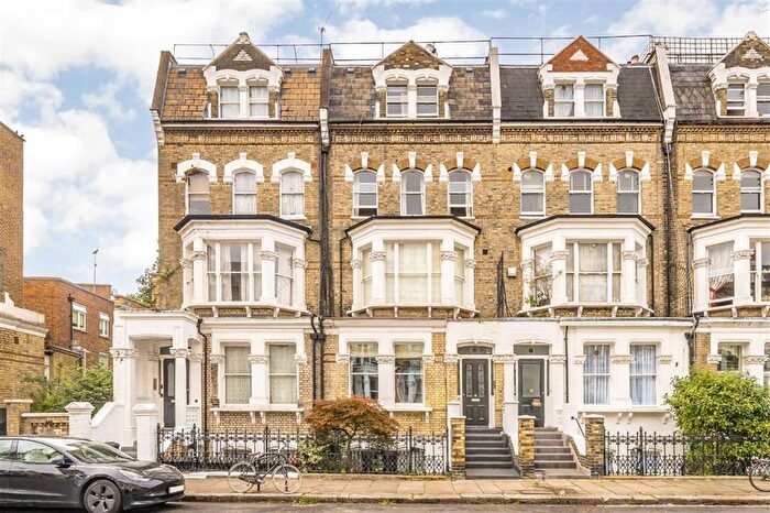 2 Bedroom Flat For Sale In Gunterstone Road, West Kensington, W14