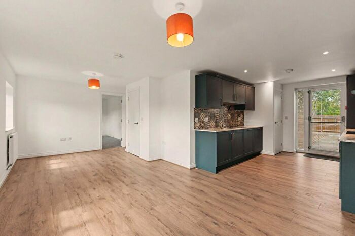 3 Bedroom Apartment For Sale In Kineton Road, Wellesbourne, CV35
