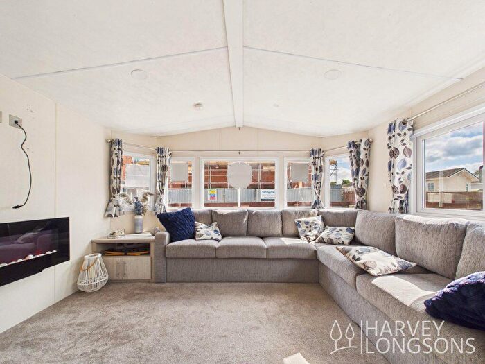 3 Bedroom Park Home For Sale In Alberta Holiday Park, CT5