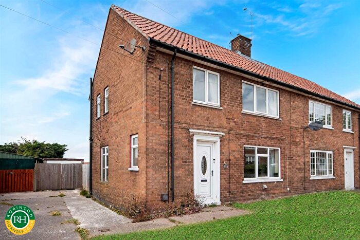 3 Bedroom Semi-Detached House For Sale In Grange View, Harworth, Doncaster, DN11