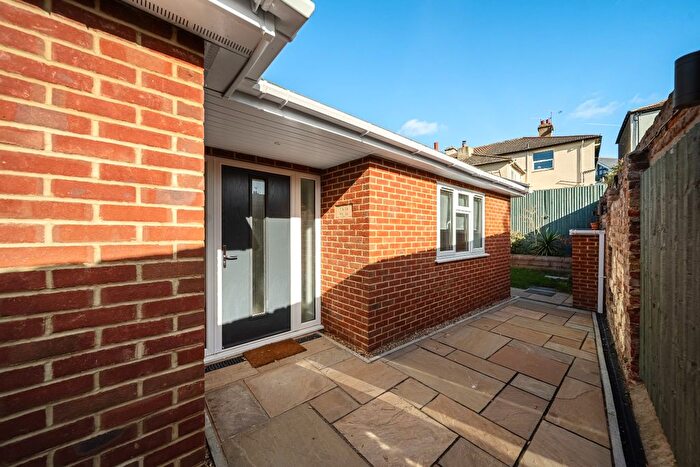 2 Bedroom Bungalow To Rent In Salem Place, Northfleet, Gravesend, Kent, DA11