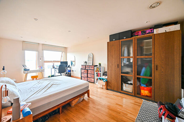 2 Bedroom Flat For Sale In Wick Lane, , Bow, London, E3