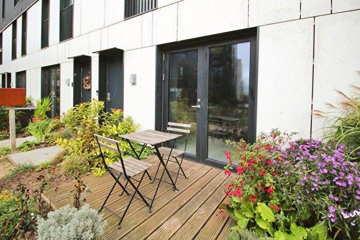 2 Bedroom Apartment For Sale In Happy Walk, Leeds, LS9