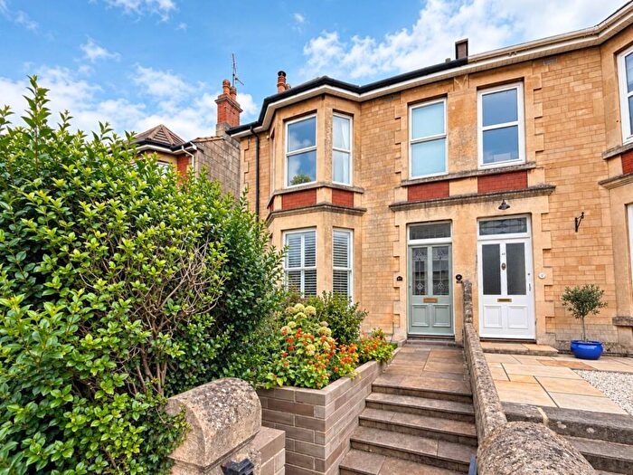 4 Bedroom Semi-Detached House For Sale In Wellsway, Bear Flat, BA2
