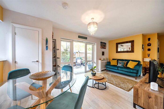 1 Bedroom Maisonette For Sale In Caesar Road, Beckenham, BR3