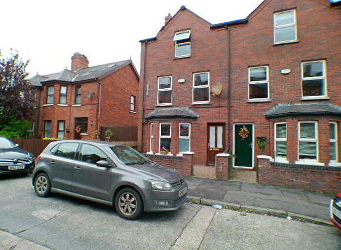 5 Bedroom Semi-Detached House To Rent In B, Haypark Avenue, Belfast, BT7