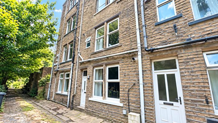 1 Bedroom Terraced House To Rent In Stoney Royd Terrace, Halifax, HX3