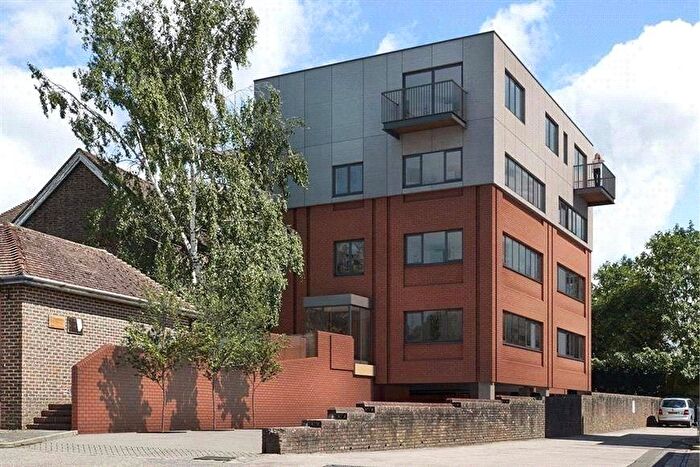 1 Bedroom Flat To Rent In London Road, East Grinstead, West Sussex, RH19