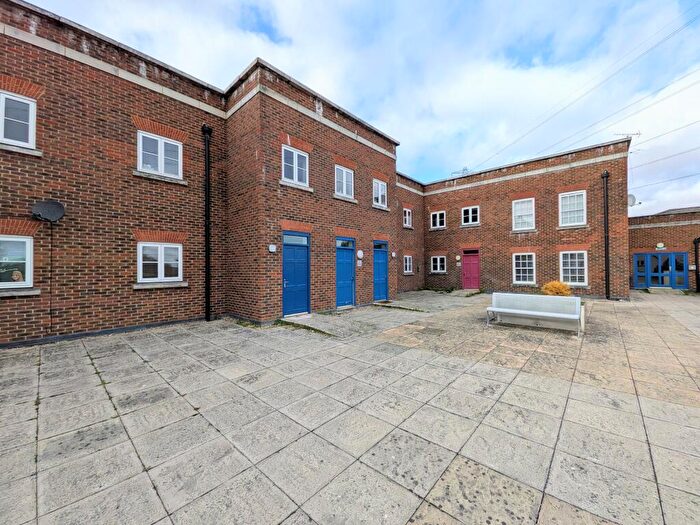 2 Bedroom Apartment To Rent In Wedgewood Street, Fairford Leys, Aylesbury, HP19