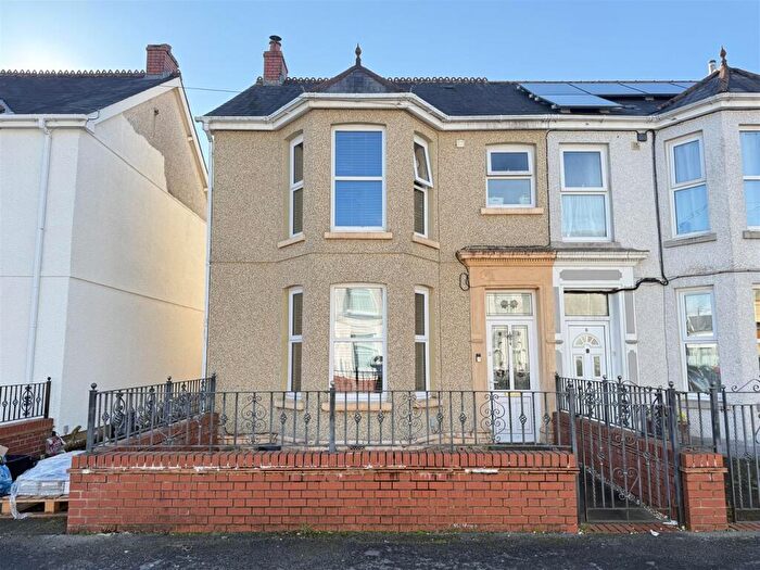 3 Bedroom Semi-Detached House For Sale In Florence Road, Ammanford, SA18