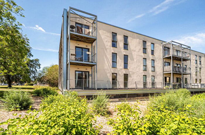 2 Bedroom Apartment For Sale In Lime Tree Square, Street, BA16