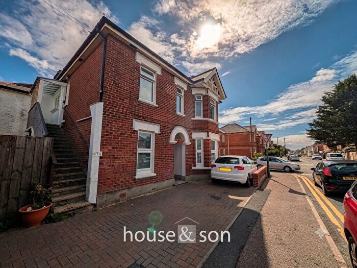2 Bedroom Apartment For Sale In Muscliffe Road, Bournemouth, BH9