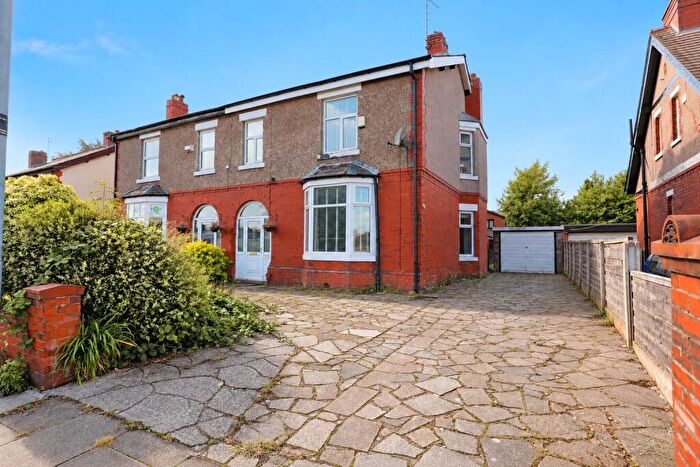 4 Bedroom Semi-Detached House For Sale In Middleton Road, Heywood, OL10