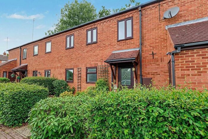 2 Bedroom Flat For Sale In Brentwood Gardens, Finham, CV3