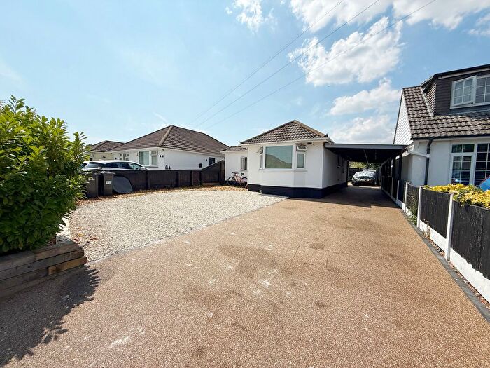 3 Bedroom Detached Bungalow For Sale In Venning Avenue, Bournemouth, BH11