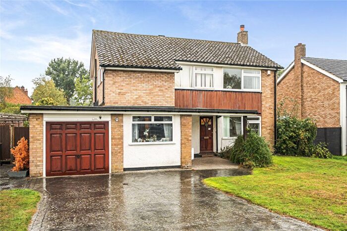 4 Bedroom Detached House For Sale In Jasmine Close, Crofton Heath Orpington, BR6