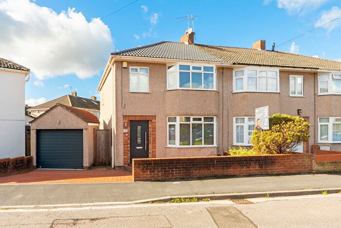 3 Bedroom End Of Terrace House For Sale In Hunters Road, Bristol, BS15