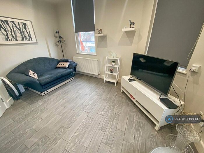 1 Bedroom Flat To Rent In Gladstone Street, Woolton, Liverpool, L25