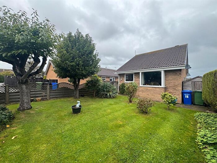 2 Bedroom Detached Bungalow For Sale In Plane Tree Way, Filey, YO14