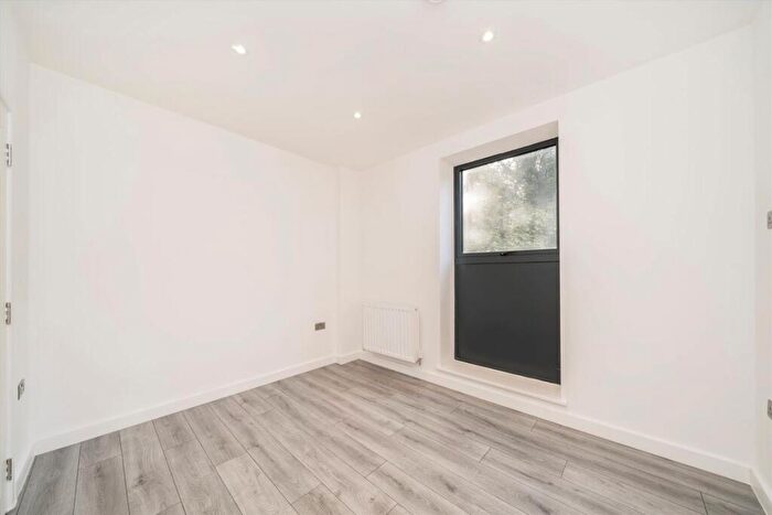 2 Bedroom Flat To Rent In Woolwich Road, Charlton, SE7