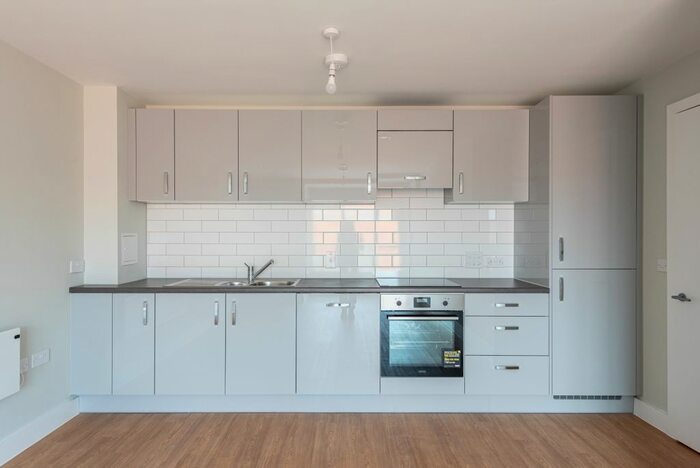 2 Bedroom Flat To Rent In Cable House, Market Street, Newbury, RG14
