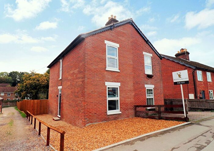 3 Bedroom Semi-Detached House For Sale In Portsmouth Road, Bursledon, SO31