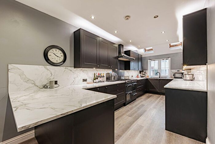 6 Bedroom End Of Terrace House For Sale In St. Pauls Crescent, Boughton-Under-Blean, ME13