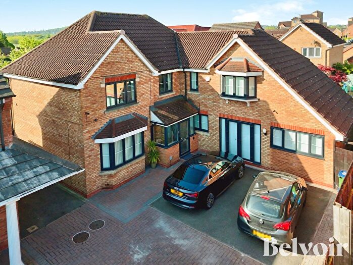 6 Bedroom Detached House For Sale In The Leasowes, Great Bridge, Tipton, DY4