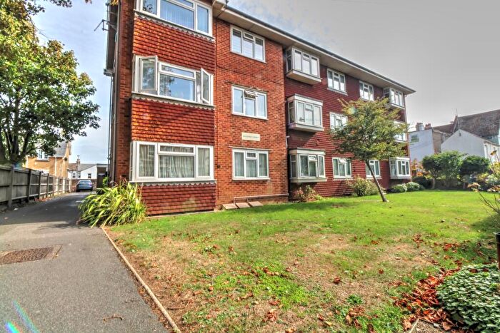 1 Bedroom Flat For Sale In Byron Road, Worthing, BN11