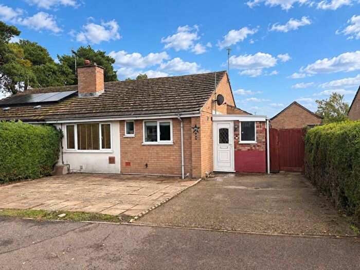 3 Bedroom Semi-Detached Bungalow For Sale In The Rookery, Brandon, IP27